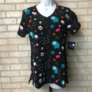 NWT Zoe + Chloe black multi color paw print pattern short sleeve scrub top